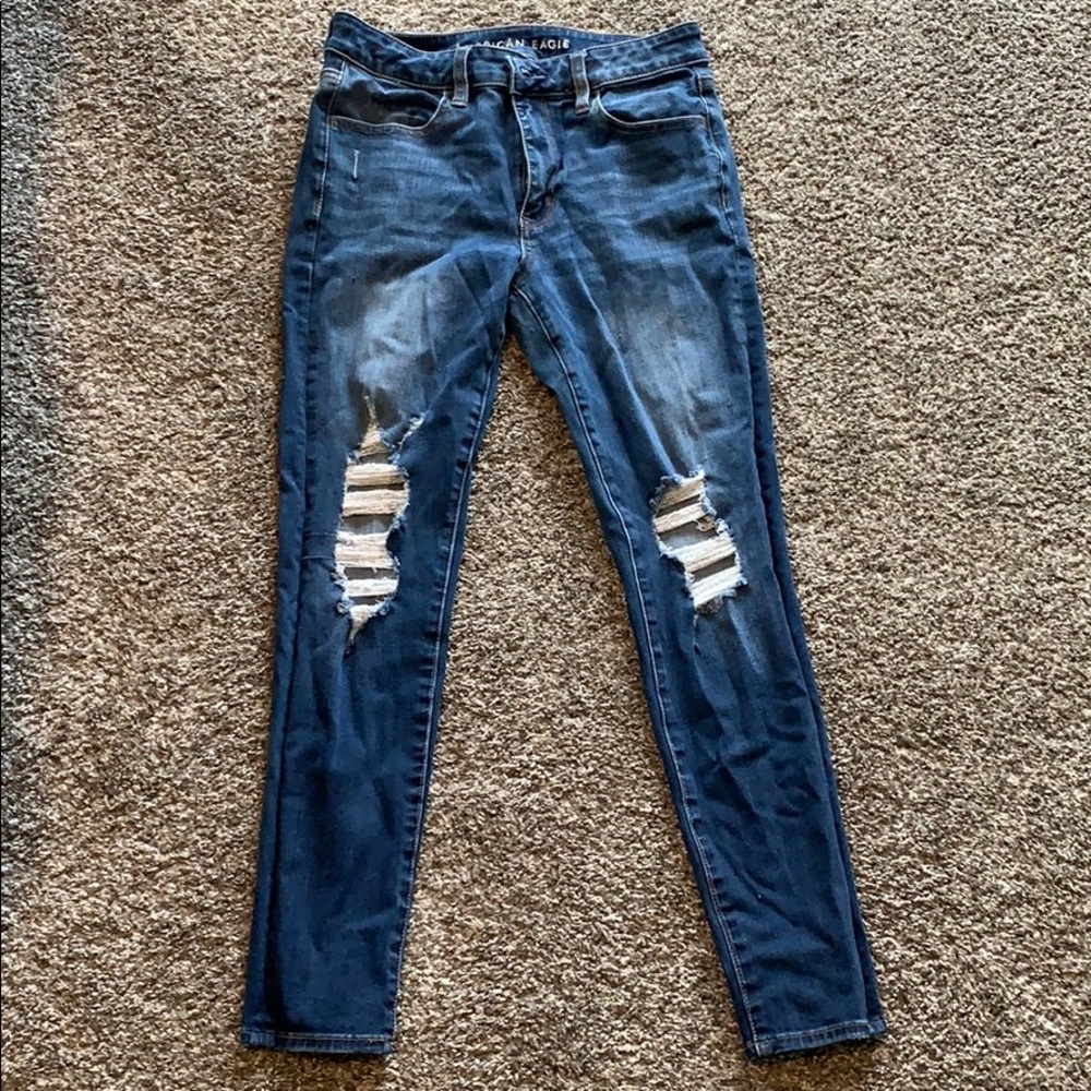 AE size 6short distressed jeans